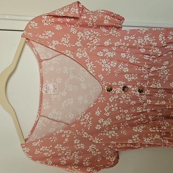 Floral dress, pink with white flowers, size L. No boundaries - Picture 2 of 5